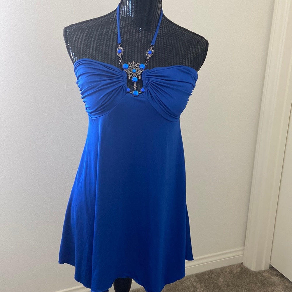 Cache halter embellished tunic.